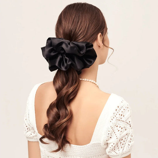 Oversized scrunchie